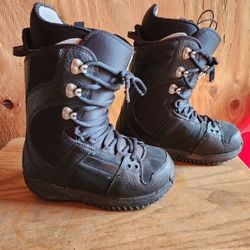 Mens Size 7 Snowboard Boats