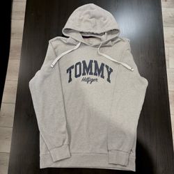 Size M - Tommy Hilfiger Hoodie