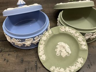 VTG Wedgwood Grapevine, Green & Blue Call {contact info removed}