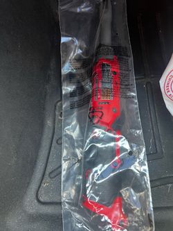 Milwaukee M12 FUEL 12V Lithium Ion Brushless 1/4 in. Drive Extended Reach Cordless Ratchet (Tool-Only)