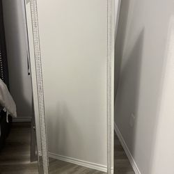 Floor standing mirror
