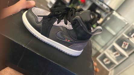 Nike Air Jordan 1 Mid Toddler Sneaker