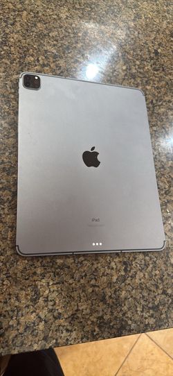 Apple ipad pro 12.9 inch M1 wifi plus cellular unlcoked