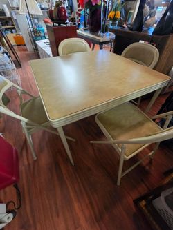 Table with 4 Chairs