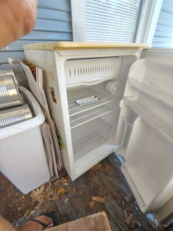 Fridge 3 ft tall