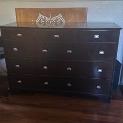 Free Solid wood Dresser