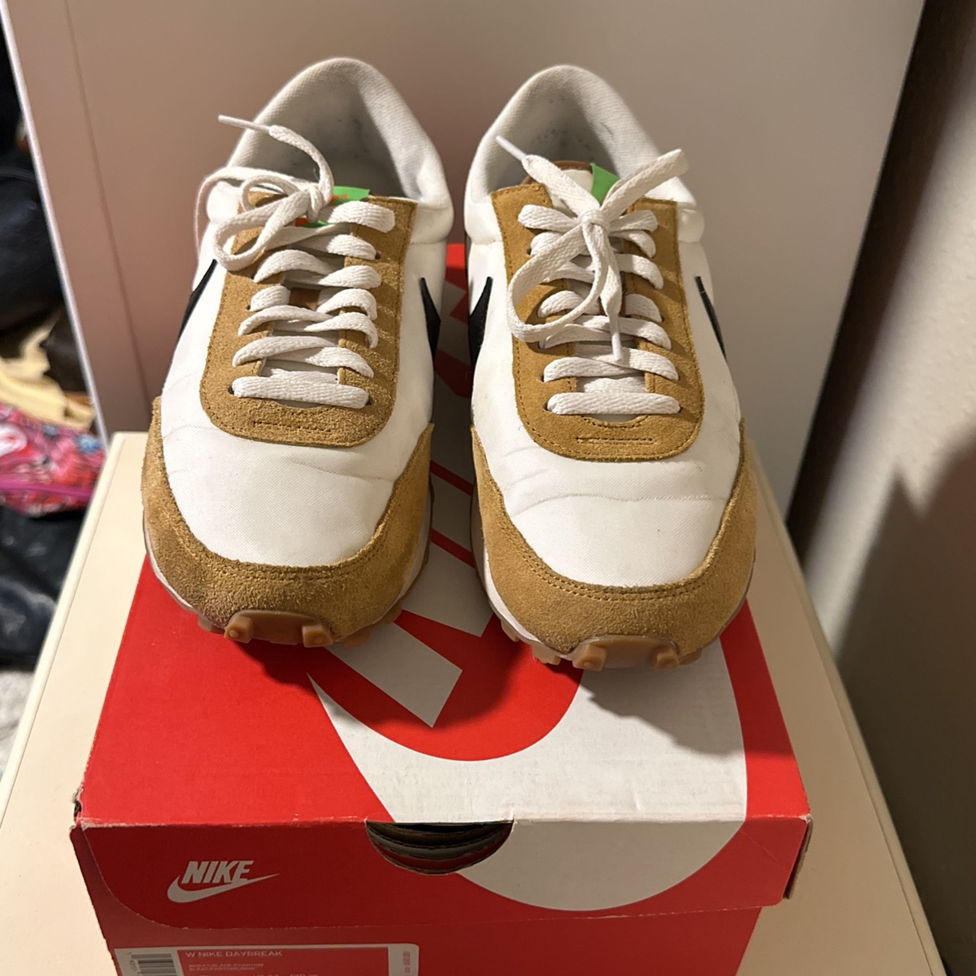 Women’s Nike Daybreak Size 9