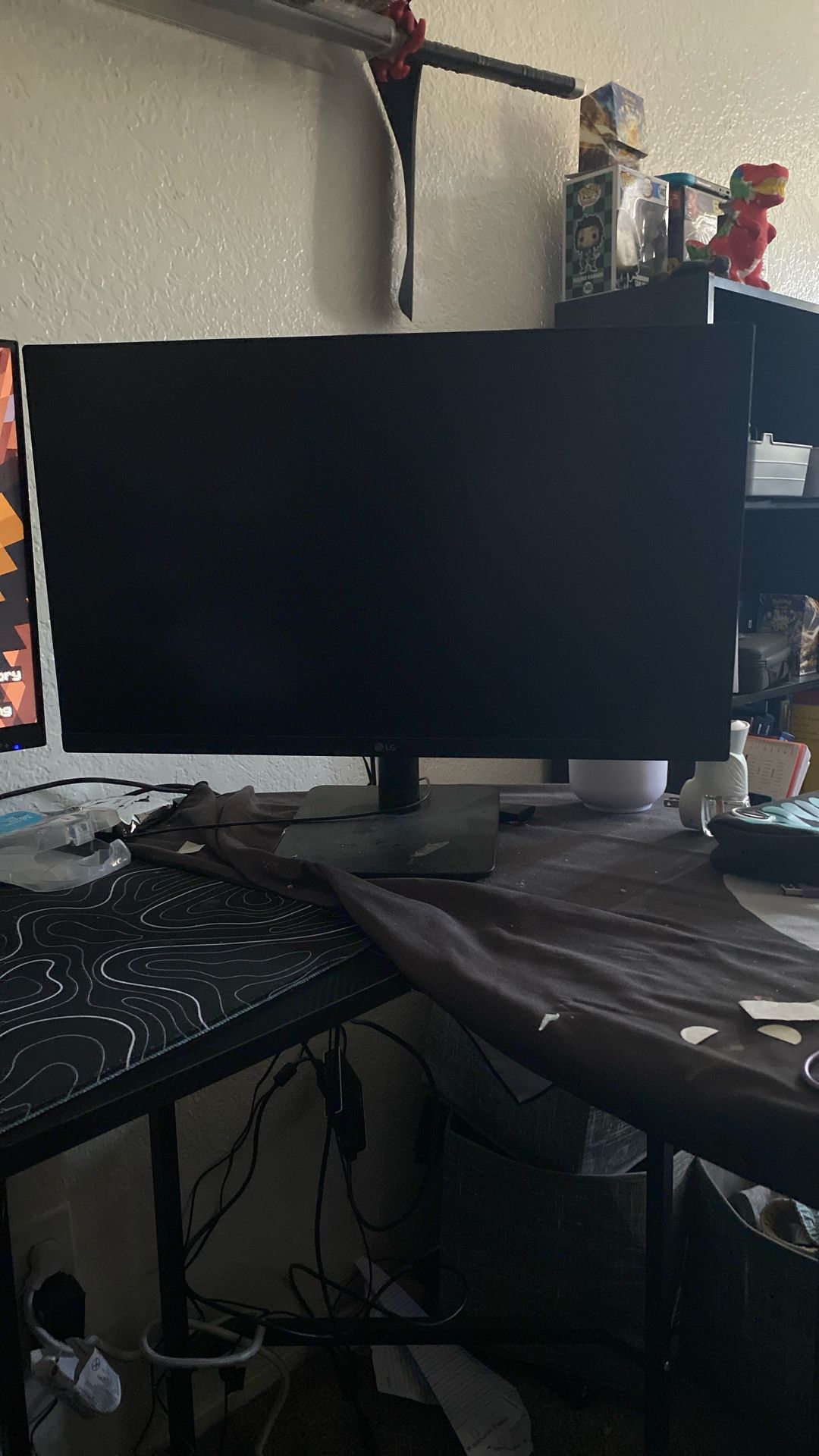 100 Hurts Monitor Lg