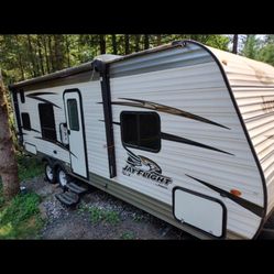 2018 Jayco Jayflight 28’ Camp Trailer