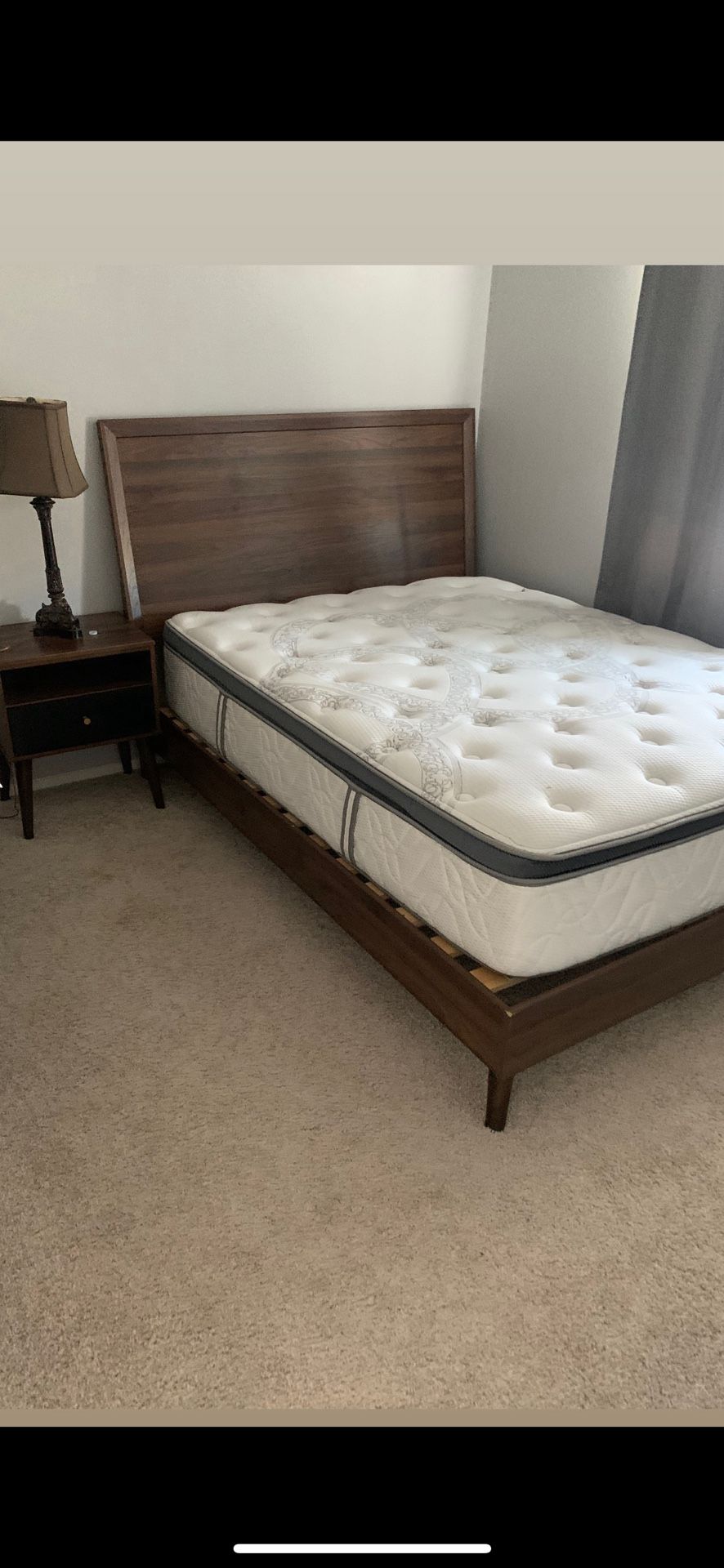 Queen Size Bed Frame With Mattress 