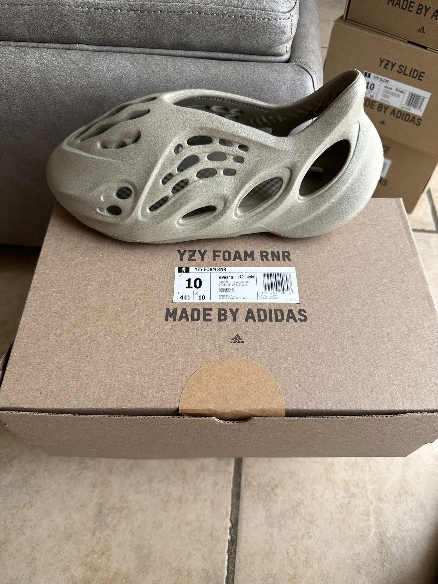 ADIDAS YEEZY SLIDES