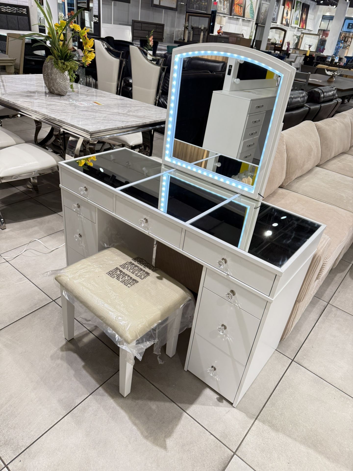 Vanity With Stool 🔥🔥🔥🔥