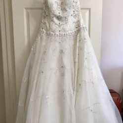 David’s bridal wedding dress size 12 