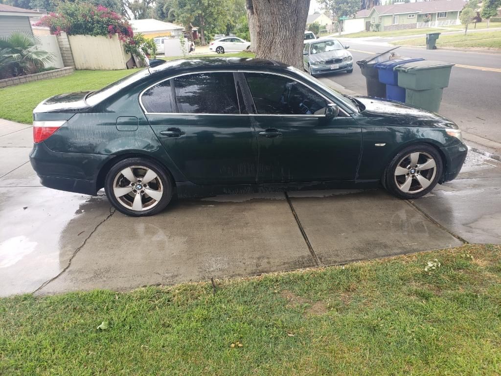 2005 BMW 525i