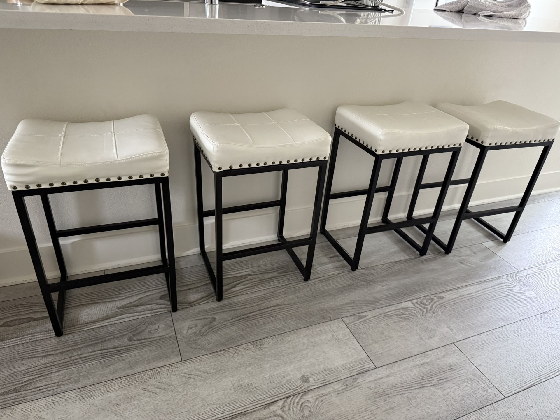 4 Bar Stools