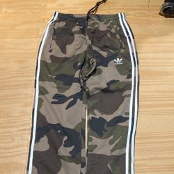 Adidas Camo Sweatpants Size Medium