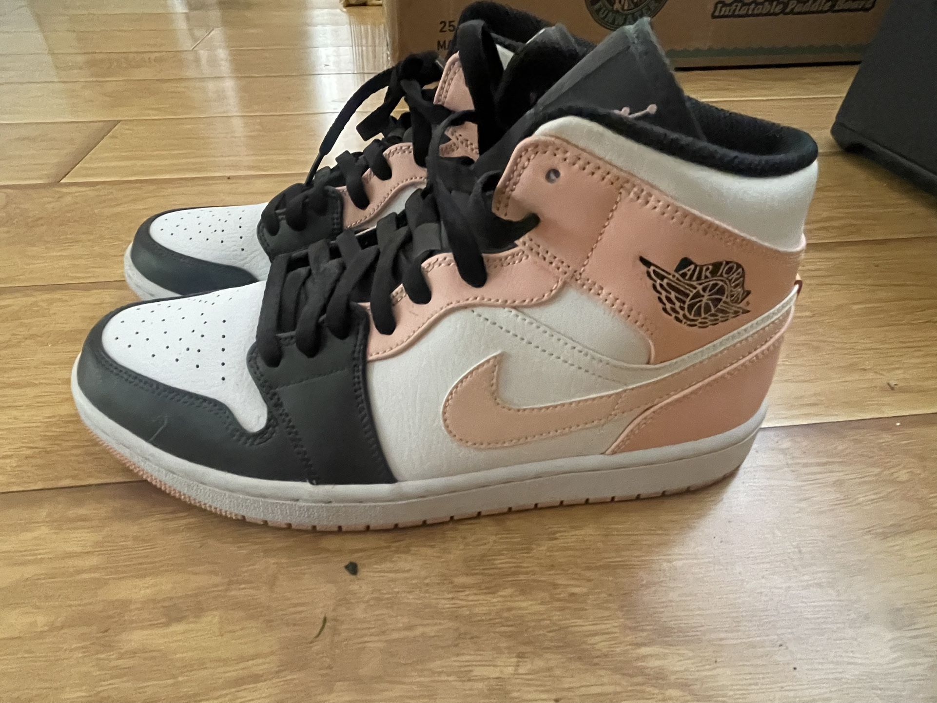 NIKE AIR JORDAN 1 MID ARCTIC ORANGE BLACK TOE WHITE
