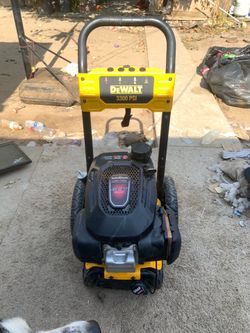 Dewalt 3300 psi pressure washer with hose and gun