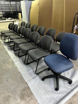 Set of chairs