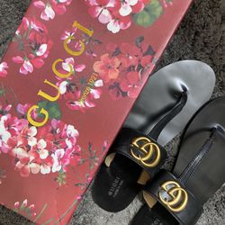 Gucci flip flops