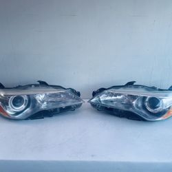 2015-2017 TOYOTA CAMRY LEFT AND RIGHT SIDE HEADLIGHT HALOGEN OEM CHROME 