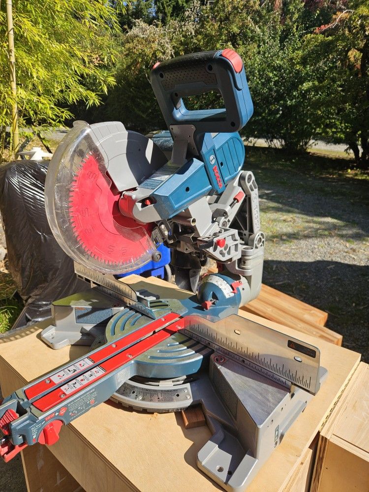 Bosch CM10GD Miter Saw