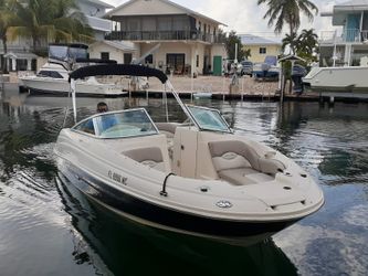 SEARAY sundeck 200 Brand New Motor 5.7 Merc Brand New Everything Trailer Included