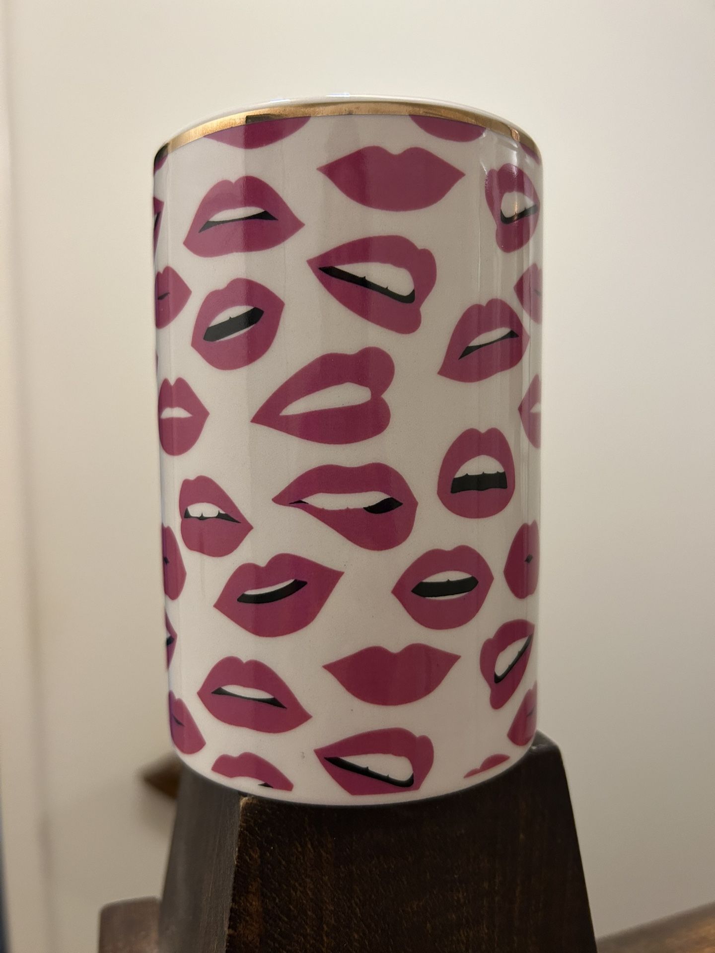 Sexy Lips Gold Rimmed Cup