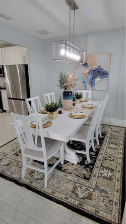 CITY Furniture Axel Dining Table + 6 Chairs – Excellent Condition