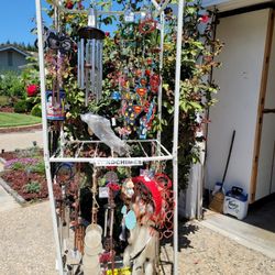 Chimes Various Kind Like,character SupdrmN,wizard Of Oz Tweety, Bears, Butterfly And Much More.