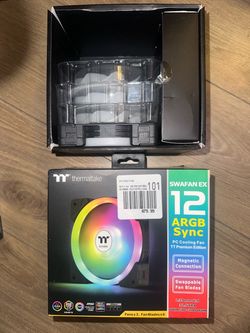 new unopened box of 3 magnetic thermaltake fans + extras