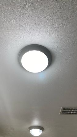 Ceiling light fixtures