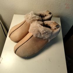 LongBay Warm Winter Slippers, Faux Fur, Memory Foam
