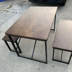 Dining Table + 2 benches 