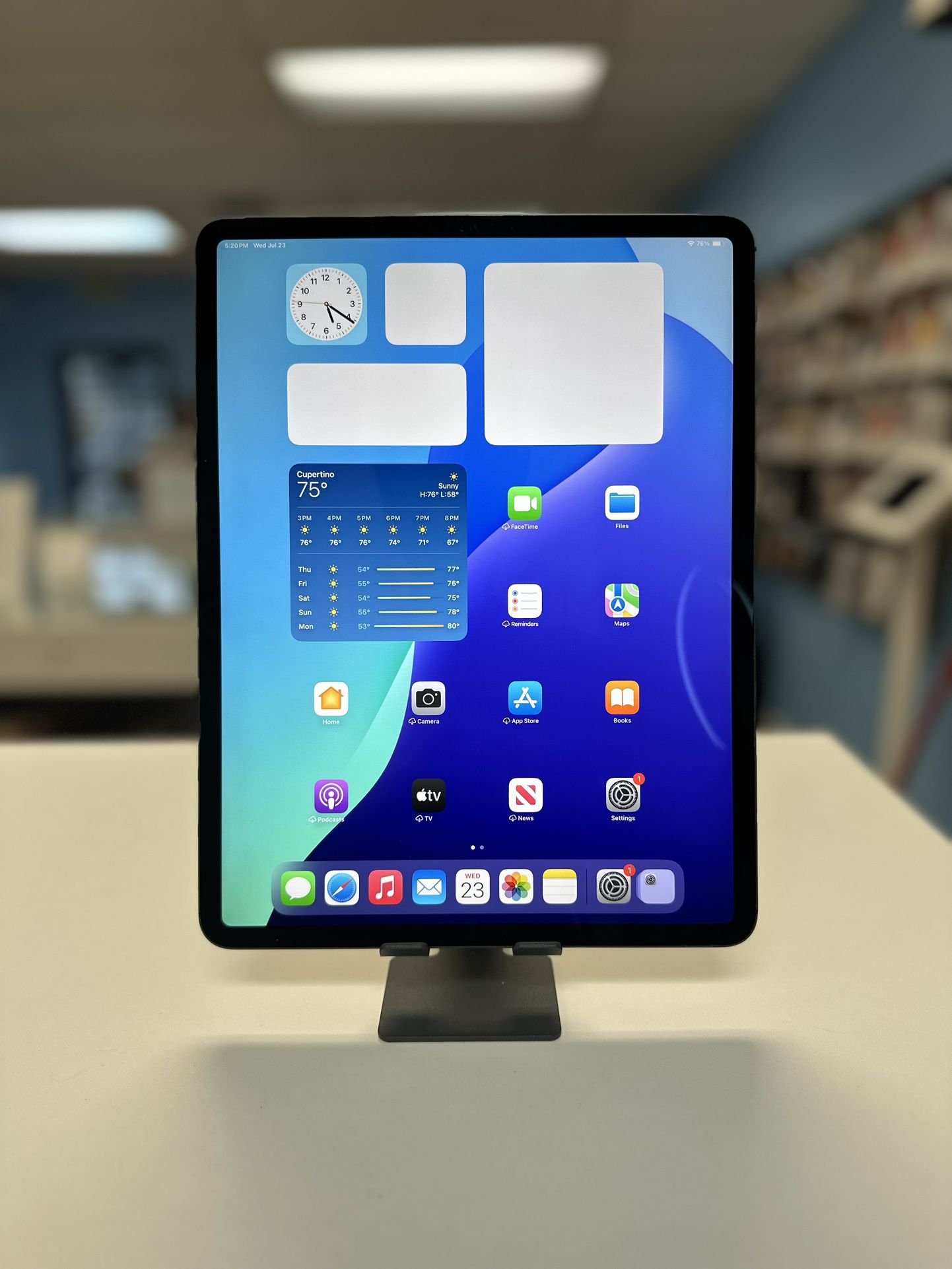 Apple iPad Pro 12.9 Cellular Unlocked 256 GB Space Gray