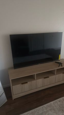 55IN ROKU TV