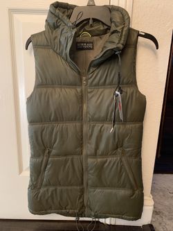 Brand new cotton on puffer jacket for womens size 2