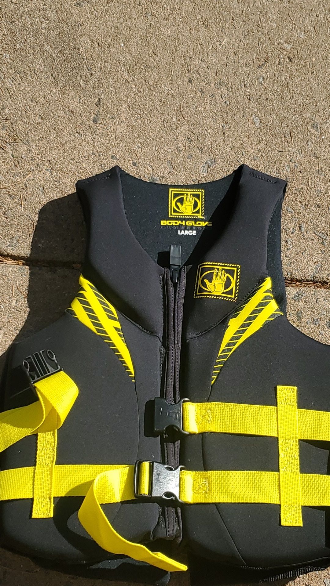Life jacket for Sale in Manassas Park, VA OfferUp