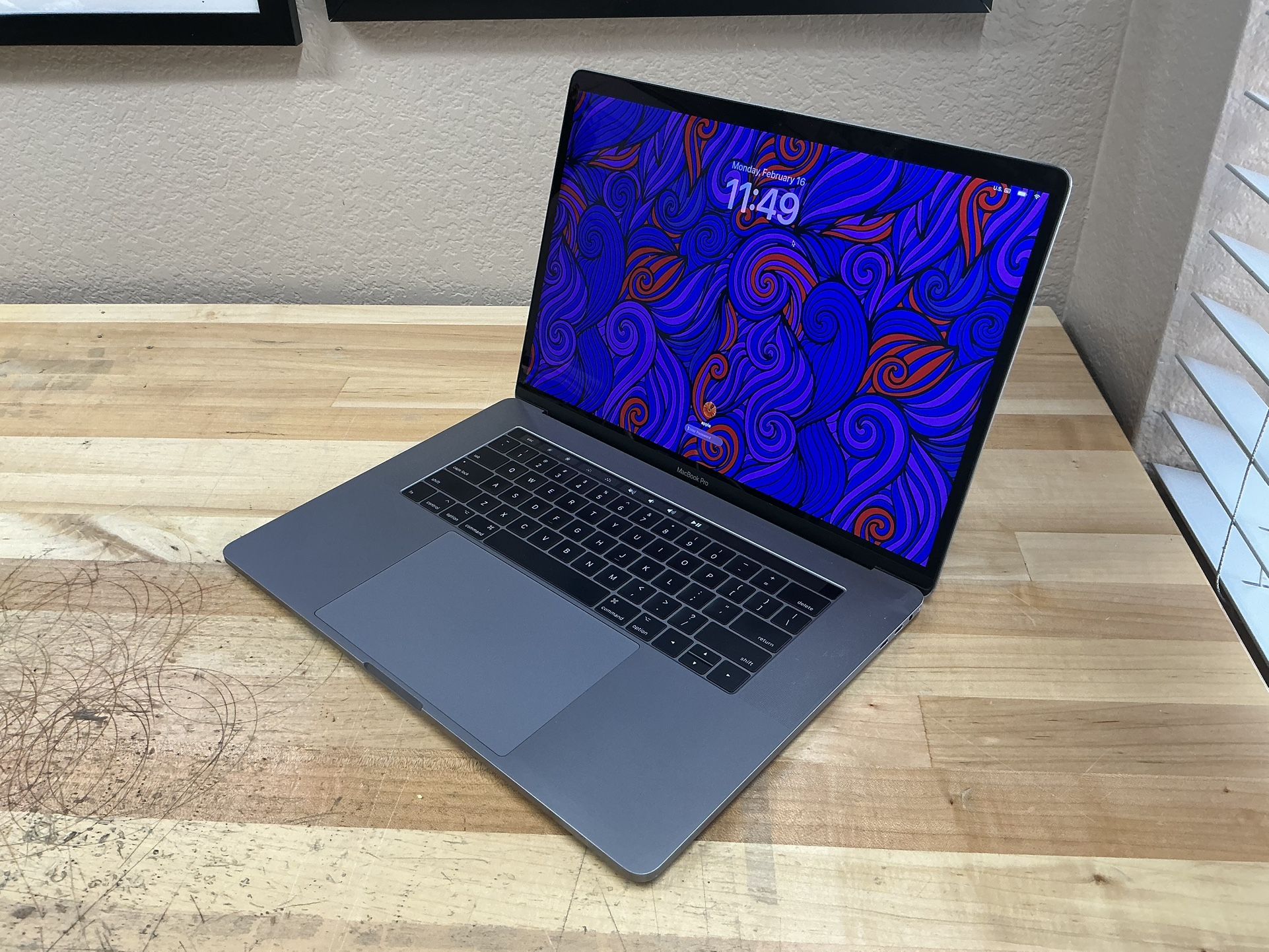 2017 15" MacBook Pro - 2.8 GHz i7 - 16GB - 256GB - 2GB GPU - 100% Battery