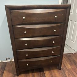 Tall Dresser 5-drawer 