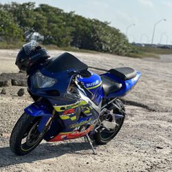 Suzuki Gsxr 600 Sport Bike Motorcycle 
