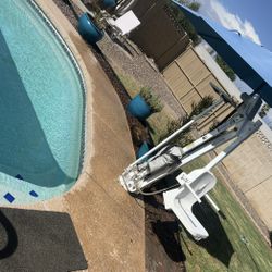 Pool Lift Chair (Battery & Solar)