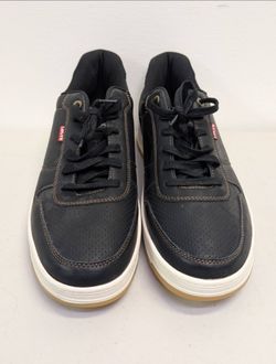 Levi Sneakers
