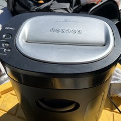 Royal 1212X 12-Sheet Cross Cut Paper Shredder 