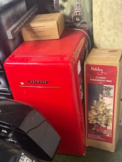 Mini fridge