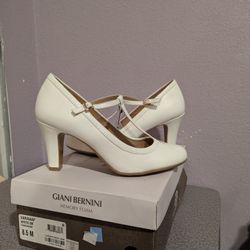 Giani Bernini Mini White Heels 🤍