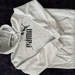 Puma Hoddies Women Size Medium 