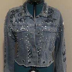 Denim Graffiti rhinestone blue, jean jacket in excellent condition Size Large