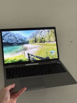 Dell Latitude 5530 Laptop 15 inches - 16GB RAM, 12th Gen Intel 1250P, Iris Xe Graphics, 256 SSD, Camera, Fingerprint Scanner, Work from home ready, sc