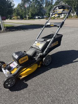 DEWALT 20v max cordless lawnmower